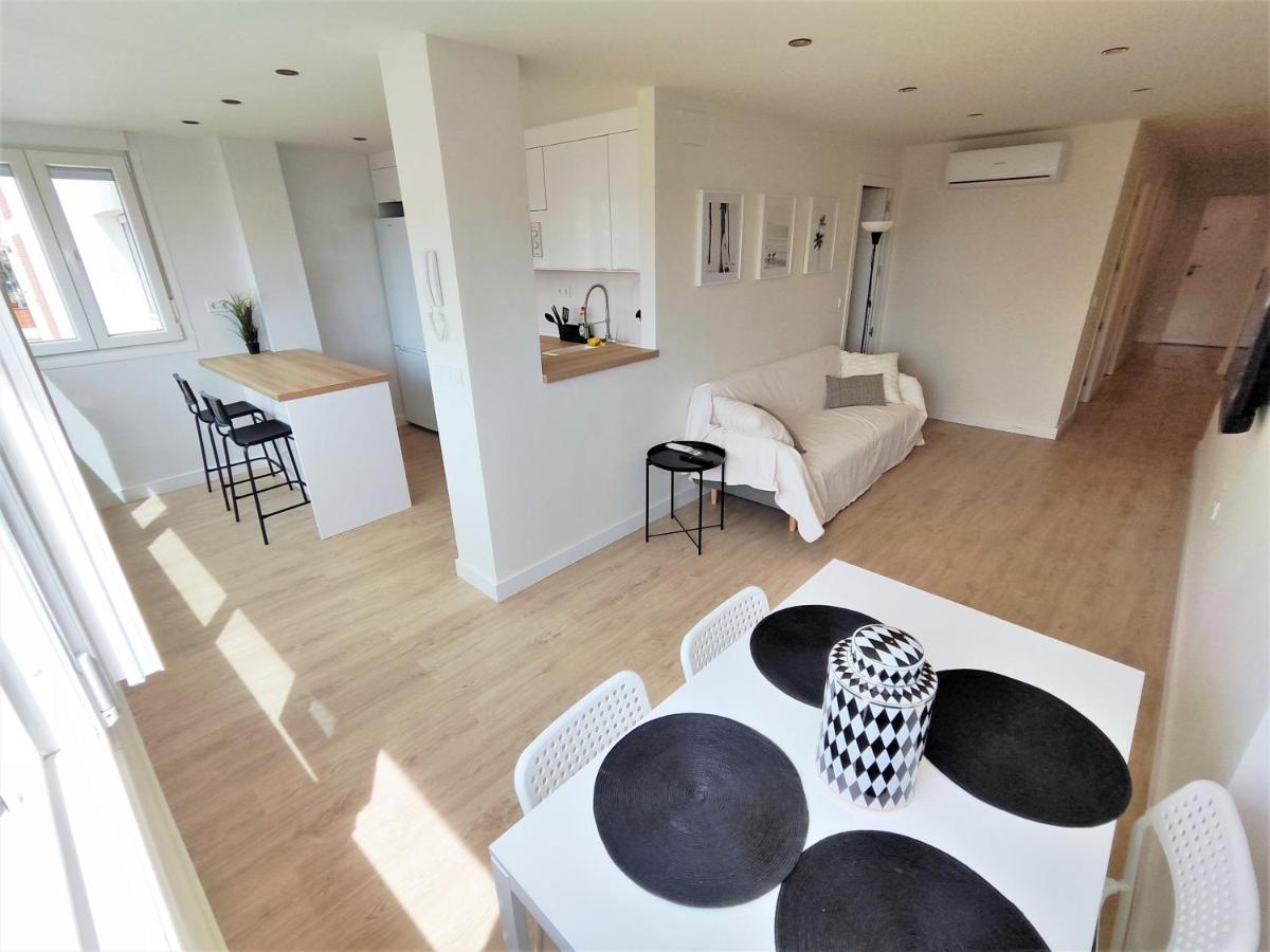 Aljarafe Central Square - By Pro Apartments San Juan de Aznalfarache Bagian luar foto