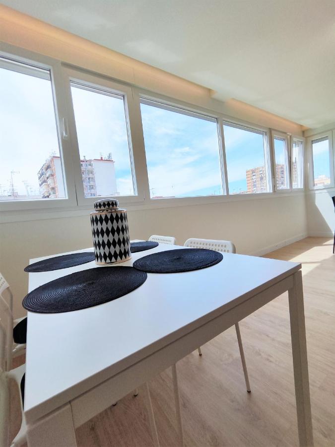 Aljarafe Central Square - By Pro Apartments San Juan de Aznalfarache Bagian luar foto